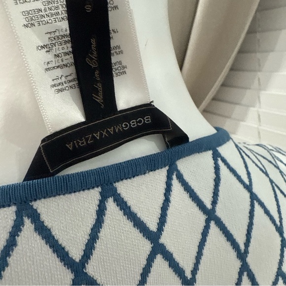 BCBGMaxAzria Blue and White Geometric Mini Dress - Picture 4 of 4